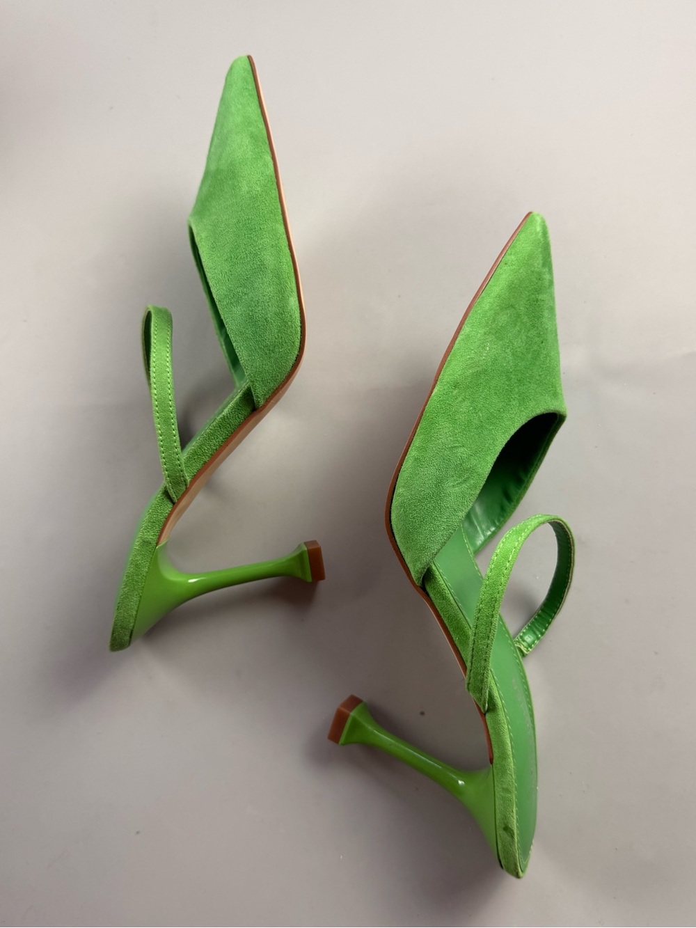 Marc Fisher Suede Slingback Kitten Heel Pumps Lime Green Size 8 Dopamine - Picture 2 of 5